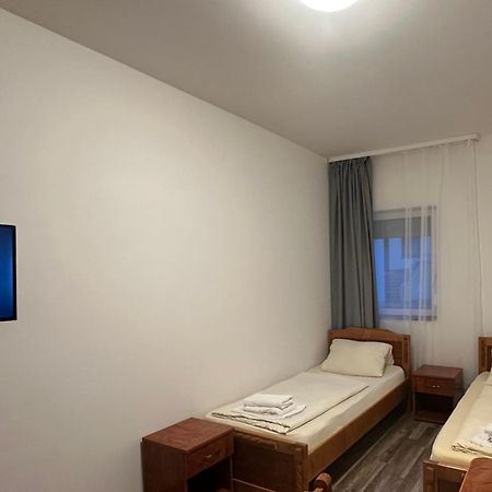 Schoene Hostel Mit Eigene Parking Netflix Youtube نورنبيرغ المظهر الخارجي الصورة