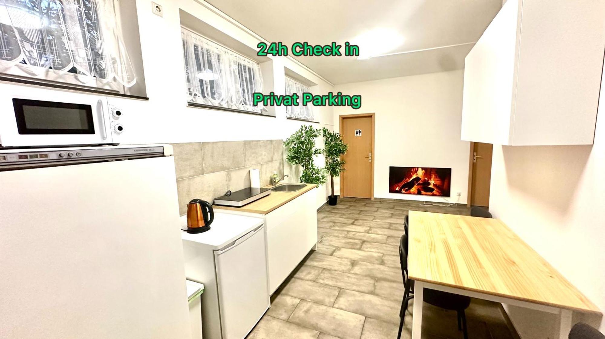 Schoene Hostel Mit Eigene Parking Netflix Youtube نورنبيرغ المظهر الخارجي الصورة